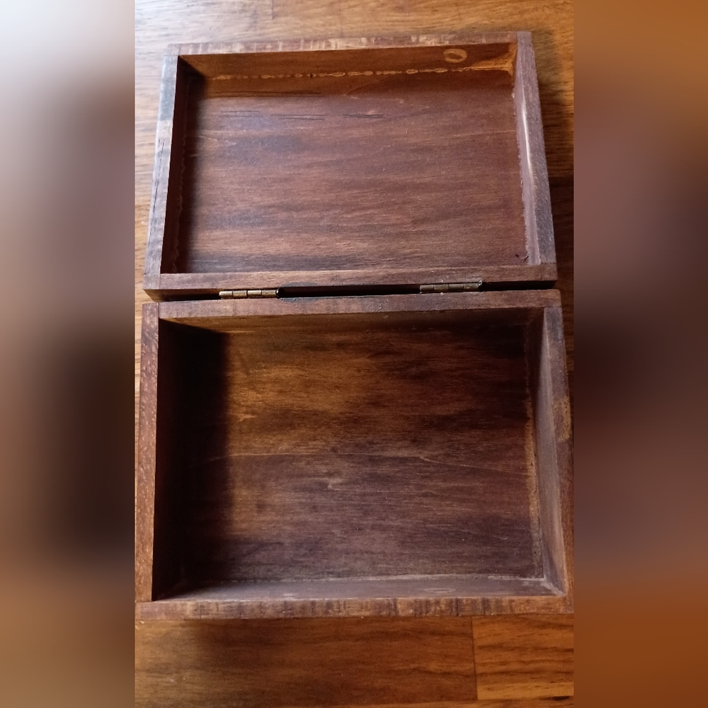 3/$15 Vintage Folk Art Hand Painted Strawberry Floral Wood Box, J. Wilkinson - Picture 8 of 11
